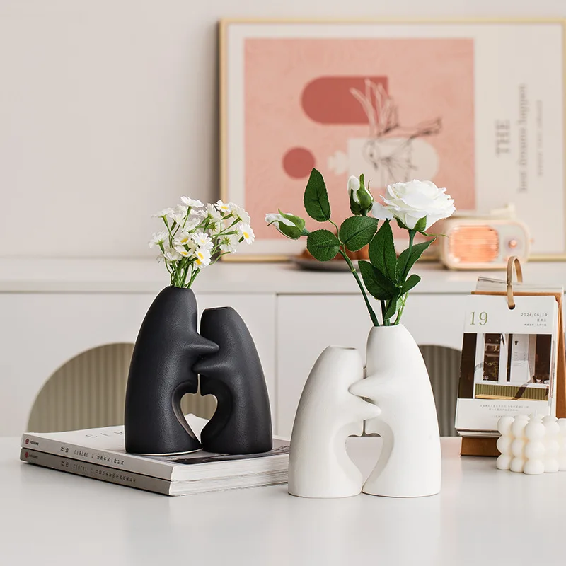 CAPIRON Small 16cm Couple Hug Vase Abstract Heart Shape Figurines Wedding Decoration Home Room Bathroom Decor Ceramic Tableotp