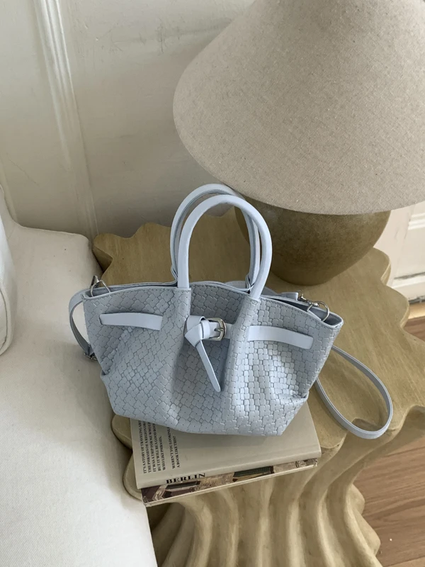 Spring 2026 Casual Chic Bucket Bag Women's Single Shoulder Crossbody Bag Fashionable Trendy Simple Style Handbag Leather Mate...