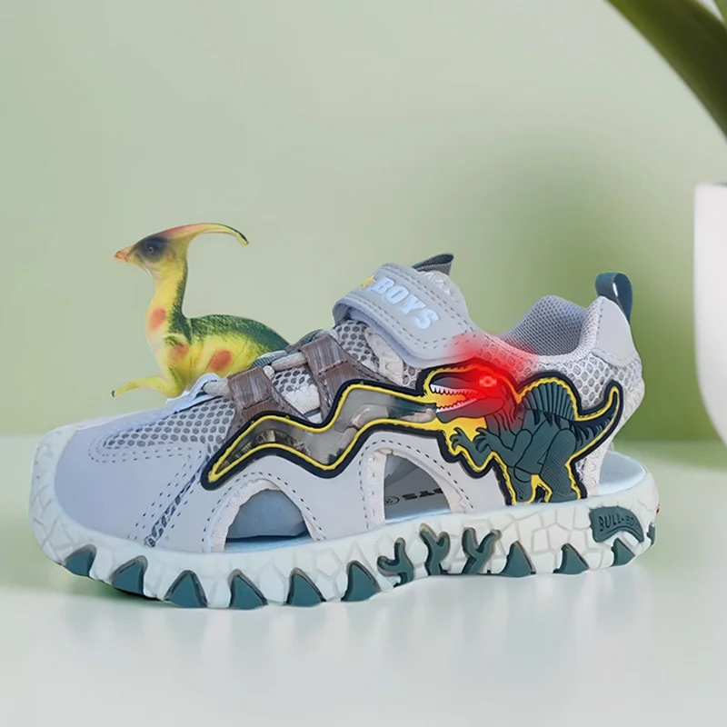 Dinosaur shoes boys summer new Flash Sandals Children Primary school children Baotou breathable beach shoes tide