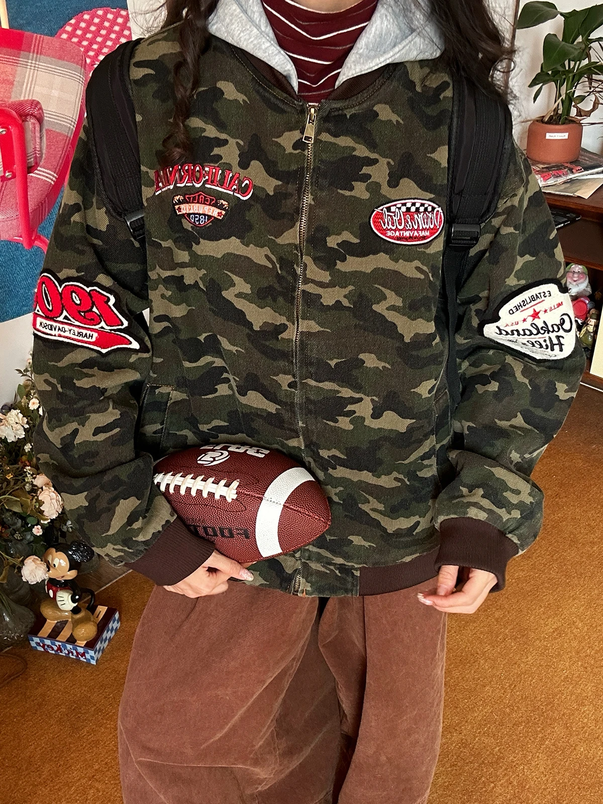 

Ретро-куртка с камуфляжным принтом и капюшоном, свободный крой, весна 2026, верхняя одежда для пар, длинный рукав, на молнии