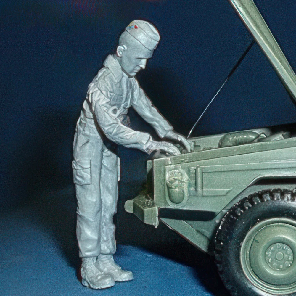 

Resin Model figure soldier, 1/35 driver with work suit, GK, ww2 WWII Military theme, Unassembled and unpainted kit