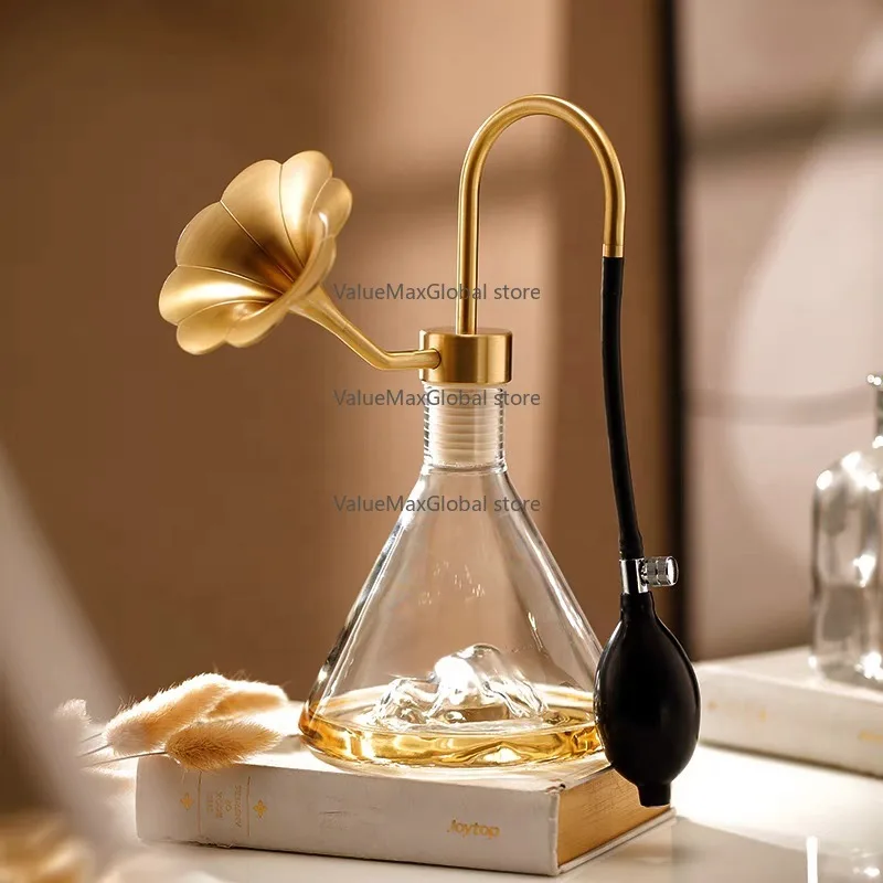 

Exquisite Gold Flower Trumpet Wooden Stand Creative Scent Bottle SPA Brass Scent Glass Perfume Fragrance Bottles 800ml/300ml