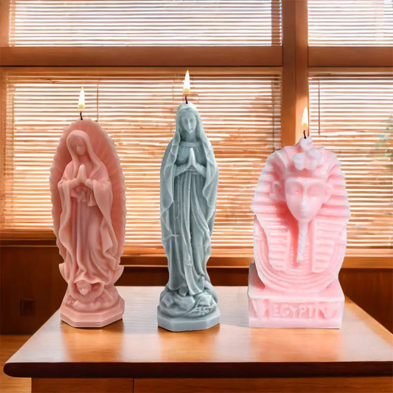 1 Piece, Statue Of …