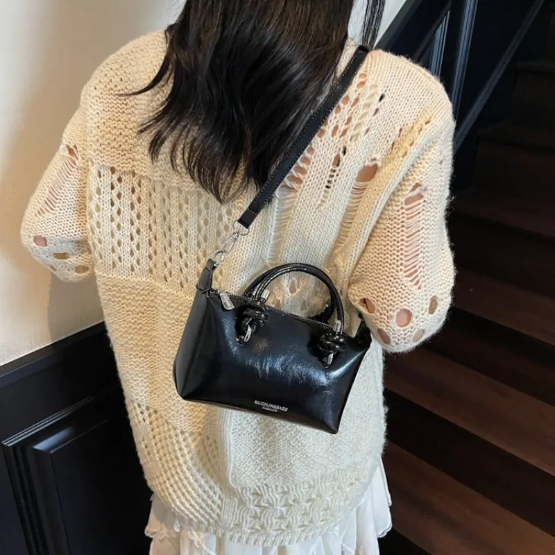 Chic Minimalist Large Capacity Diaper Bags For Ladies Trendy Designer Crossbody Bag Elegant Leather Tote Bag Solid Color