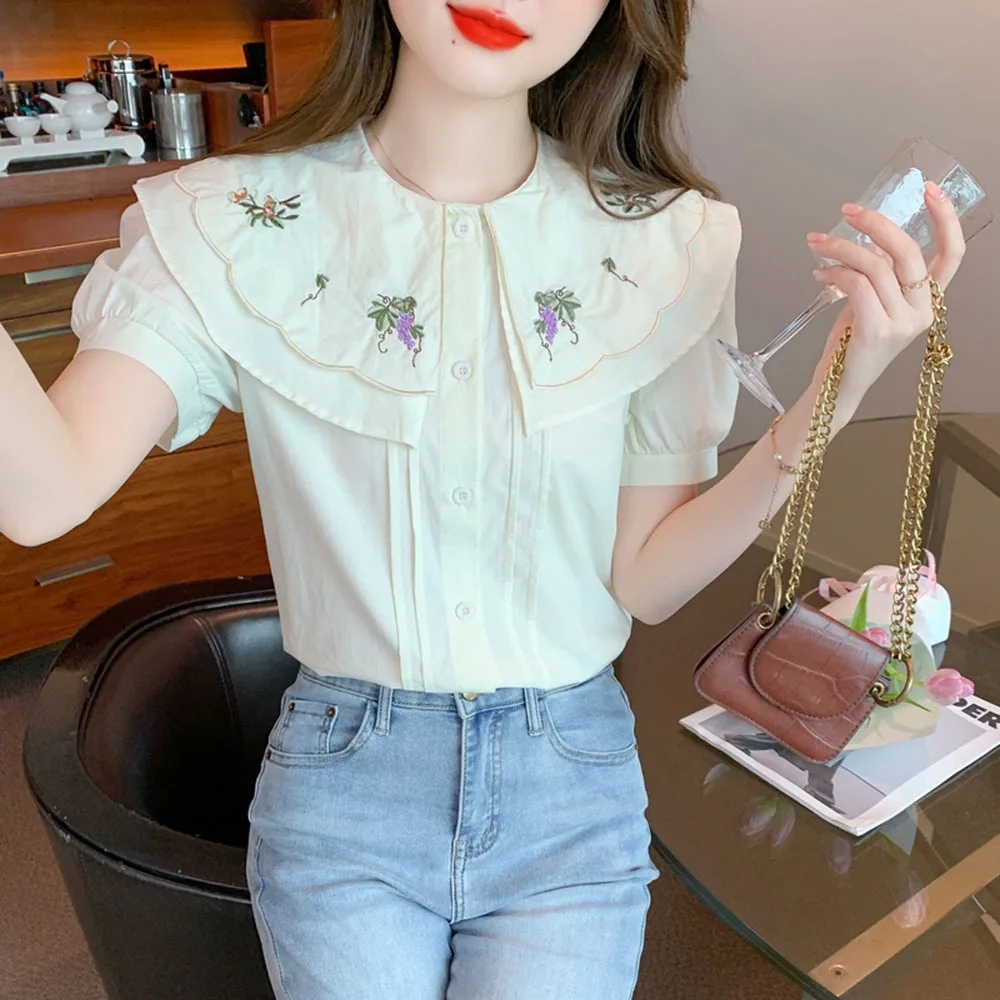 Retro Sweet Flower Embroidery Peter Pan Collar Women Shirts Chic Elegant Female Blouse Summer Casual Bubble Sleeve Cute Slim Top