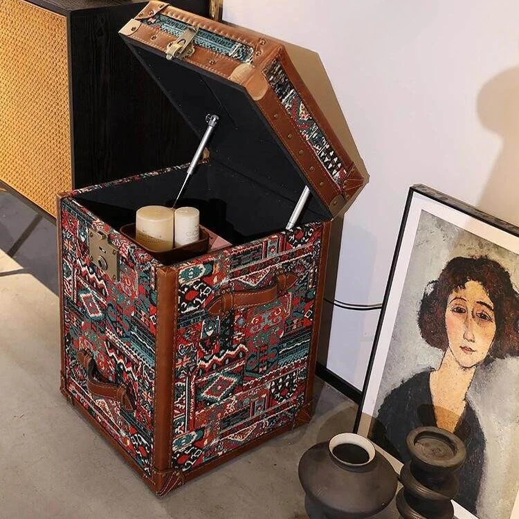 Medieval Whiskey Cigar Bar Leather Case Coffee Table American Retro Decorative Cabinet Private Wine Cabinet Oil Wax Leather
