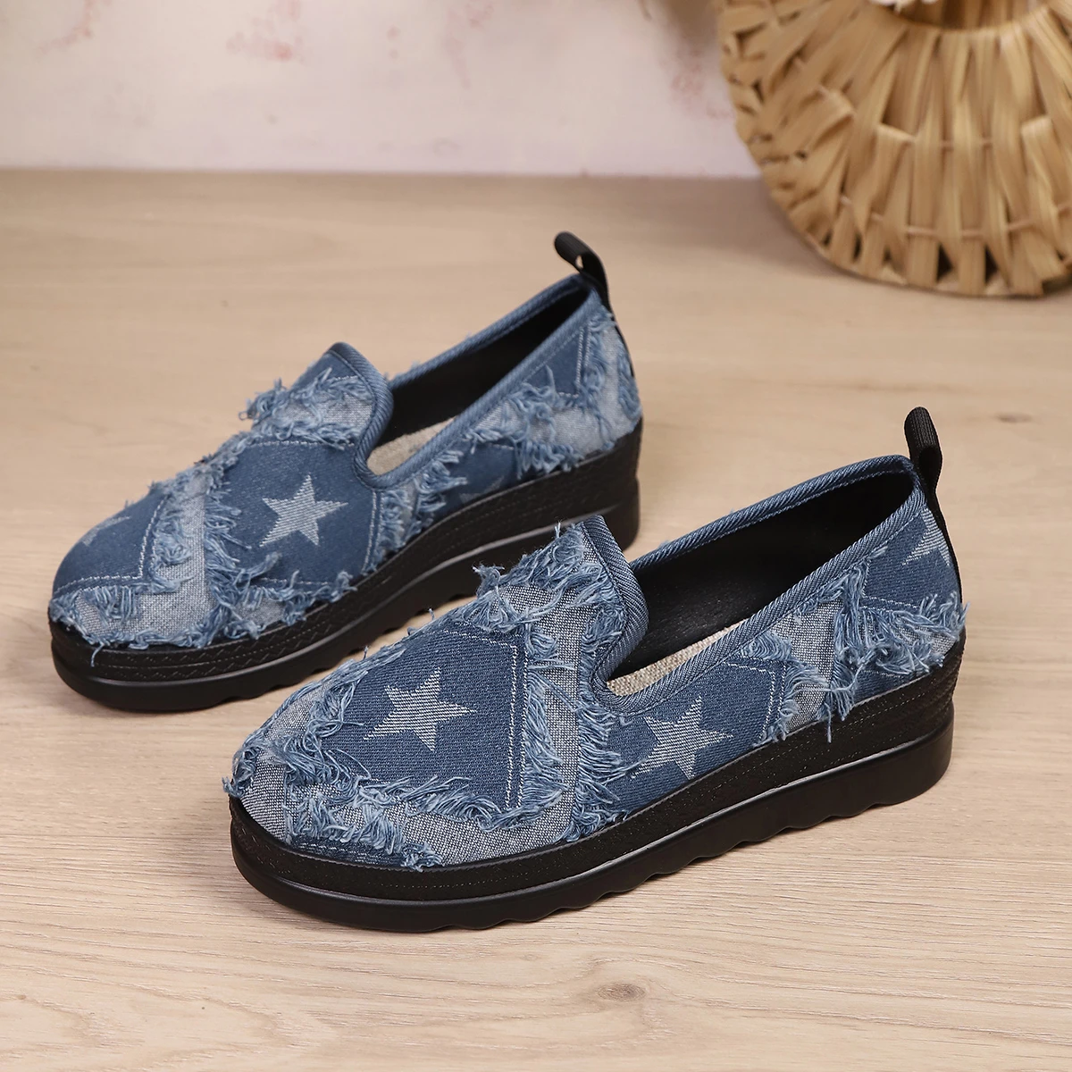 

Fashion Star Slip-on Loafers Outdoor Sports Women Shoes Spring Autumn Breathable Casual Shoes Plus Size Thick Sole Ladies Shoe