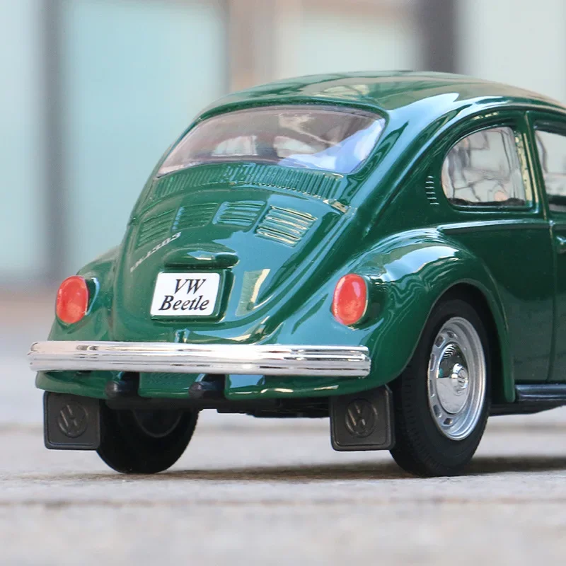 1:24 Volkswagen Beetle Alloy Car Model Diecasts Metal Toy Vehicles Classic Car Model Simulation Collection Childrens Gift