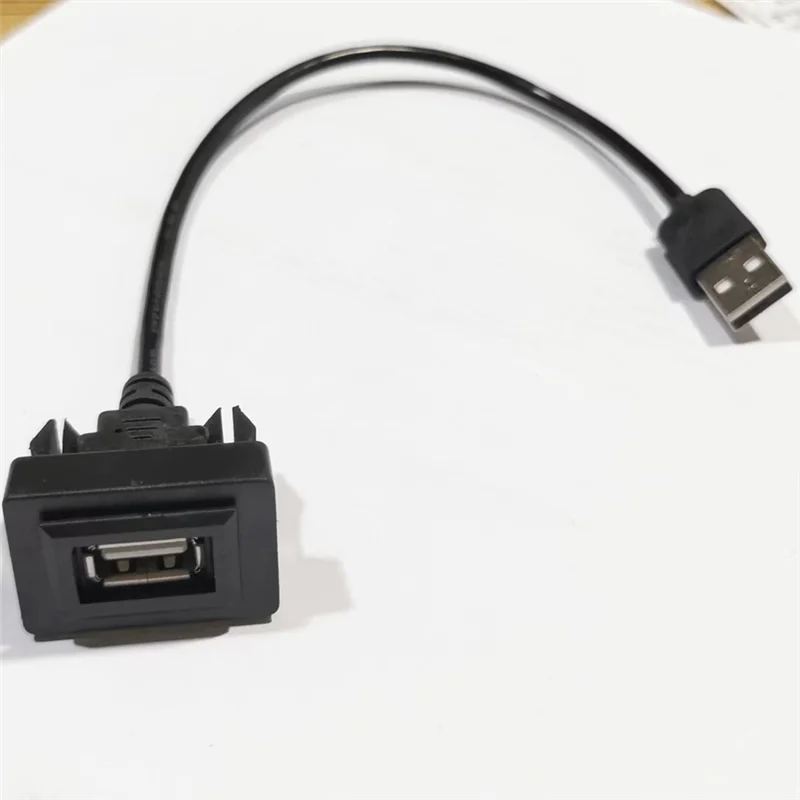 N83R USB Conversion Cable Power Port Adapter Applicable Models: For Toyota Weichi, Leiling, Camry RAV4, Highlander, Corolla Dura
