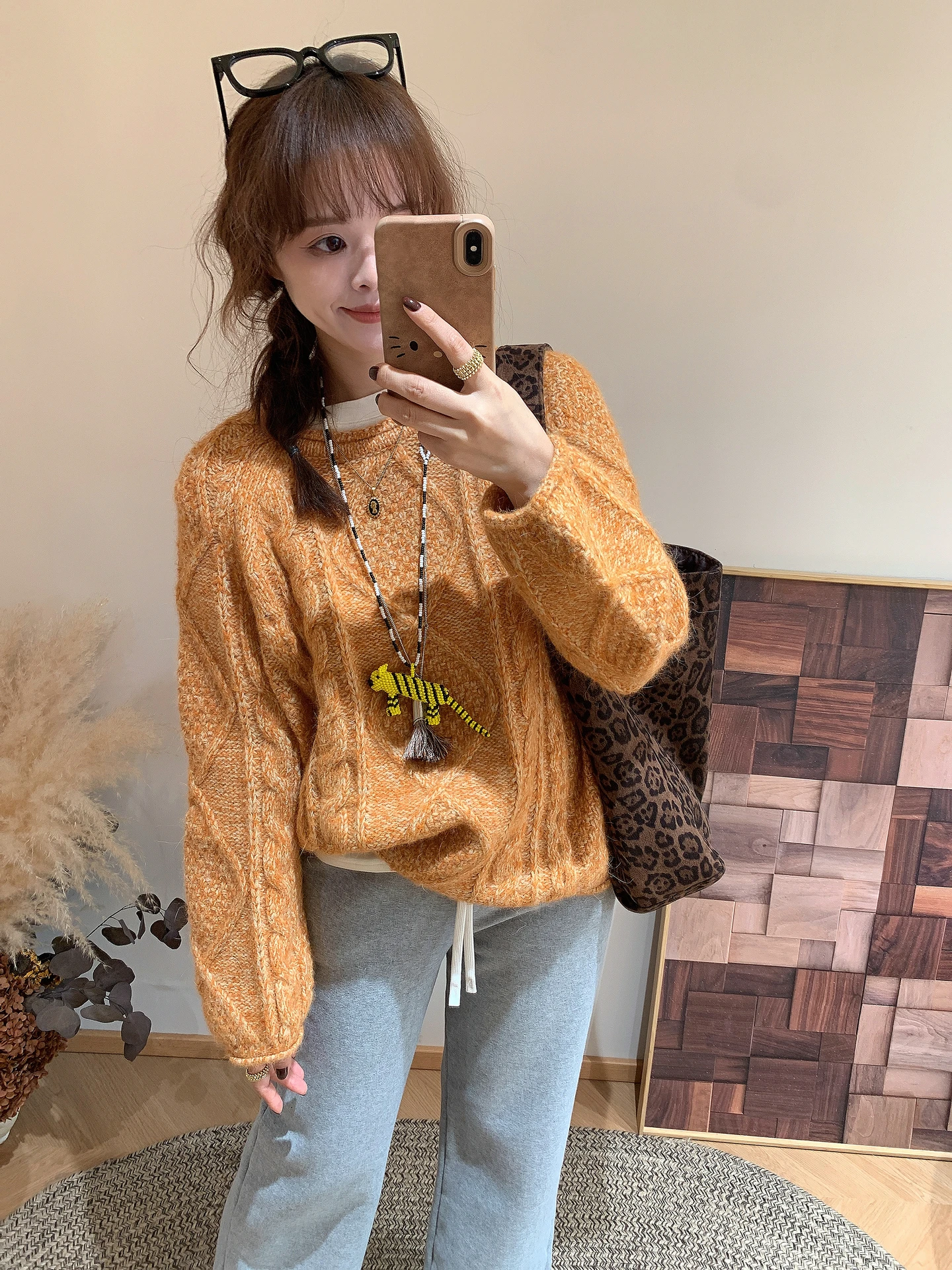 

Женский свободный мягкий вязаный свитер в корейском стиле, зимний повседневный топ с круглым вырезом, длинный рукав, однотонный