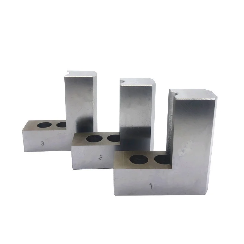 

High pressure hydraulic chuck L-shaped soft jaw