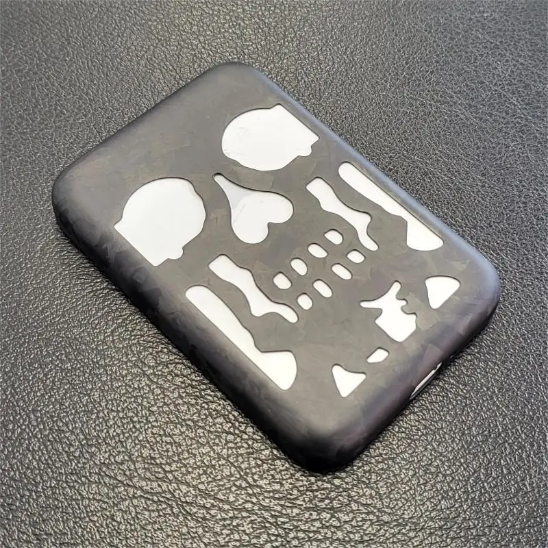 Personality 3K Forged Real Carbon Fiber Skull Shape Case for  Apple Offical Wireless for Magsafe Power Bank Protective Cover