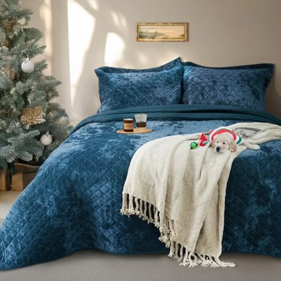 

Luxury Velvet Queen Quilt Set Ultra Soft Lightweight Velvet Comforter Set Oversized Bedspread Coverlet with 2 Shams Diamond Pat