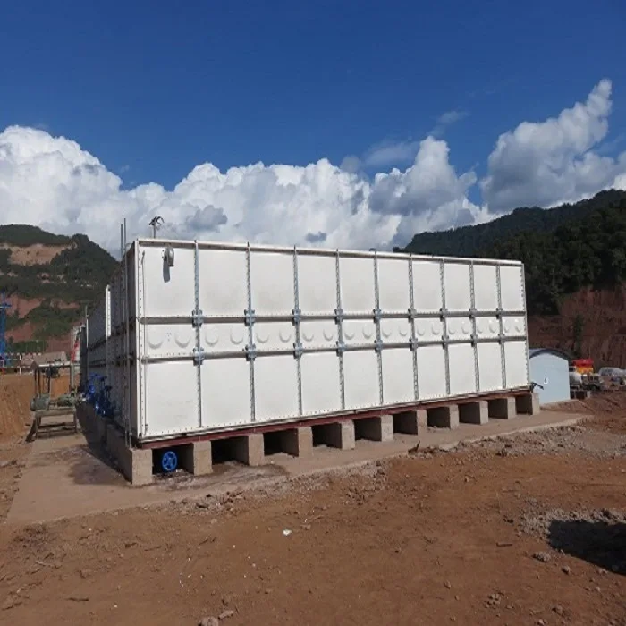 Pannelli FRP di grande capacità per impianti di purificazione dell'acqua da 50000 galloni Serbatoio dell'acqua atornito