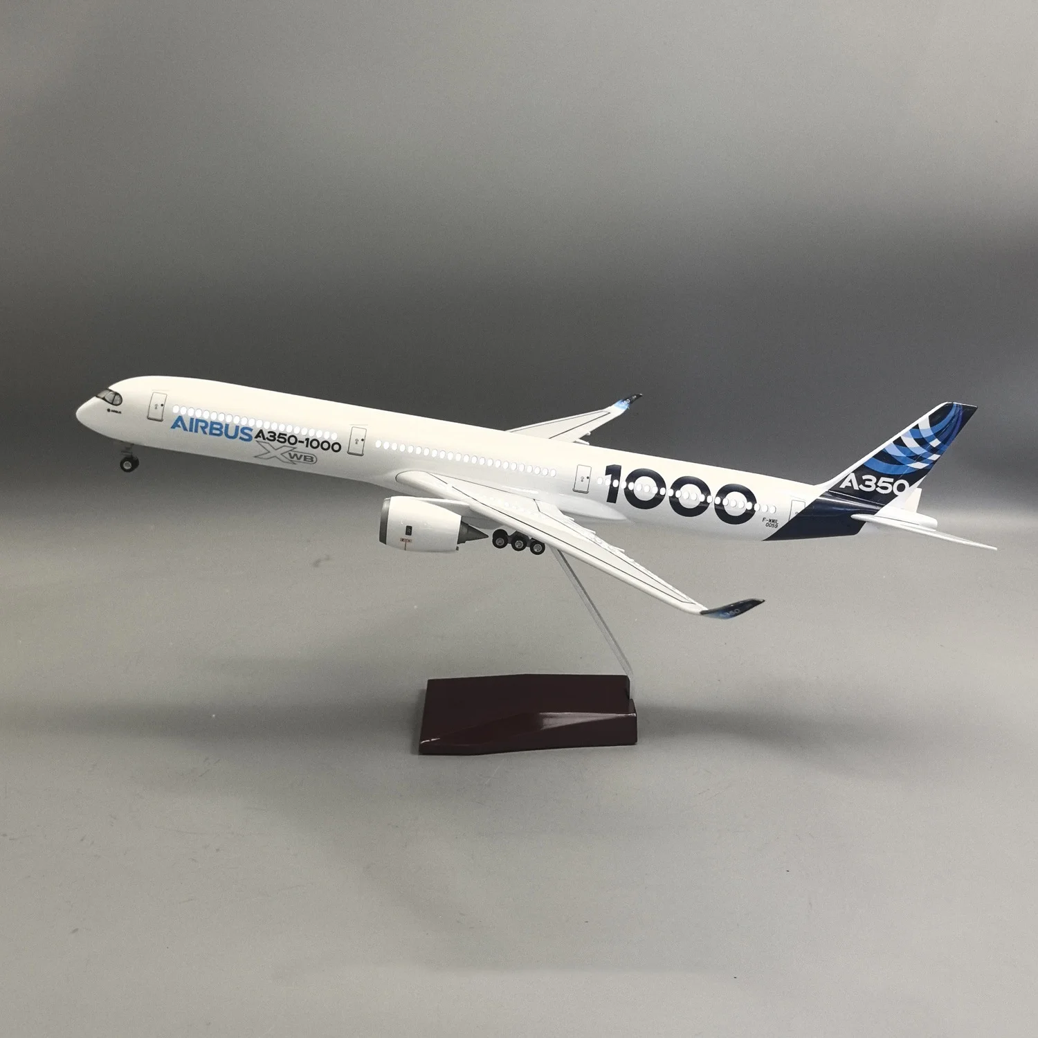 1:157 Scale Aircraft 47cm Airbus A350-1000 Prototype Airplane Model Diecast Resin Model With Landing Gear Aviation Display Gifts