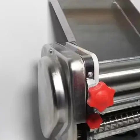 

Автоматическая машина для изготовления и нарезки чин-чин