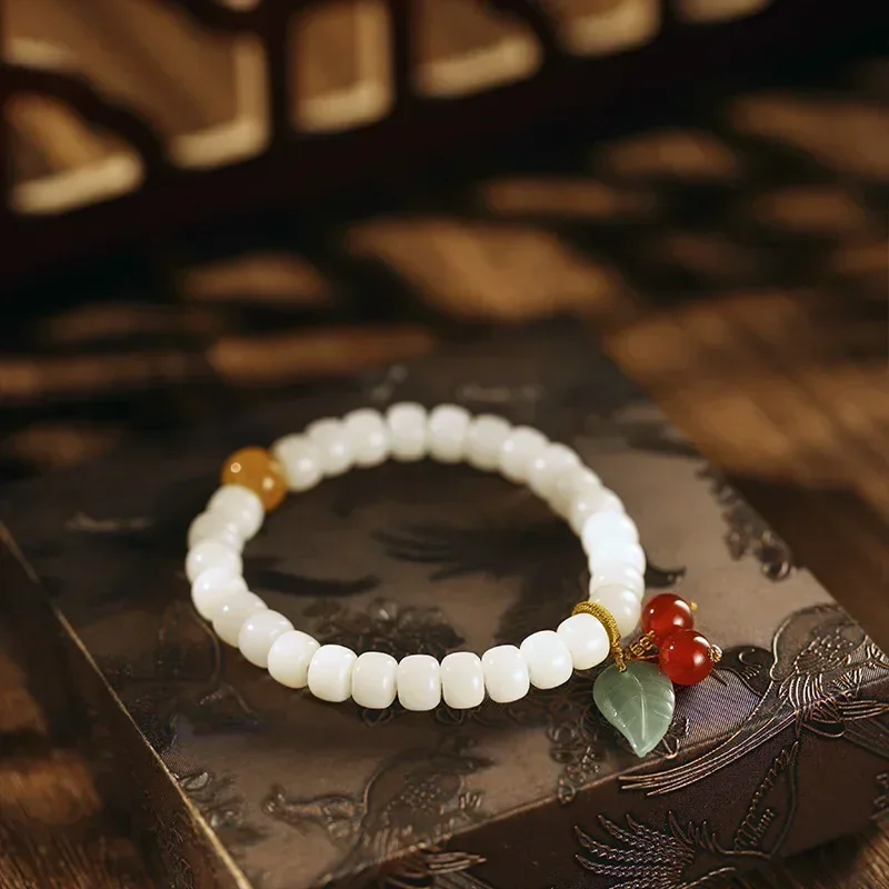 Fresh and elegant temperament elegant white jade bodhi root creative bracelet beads play all-match female girlfriends gift