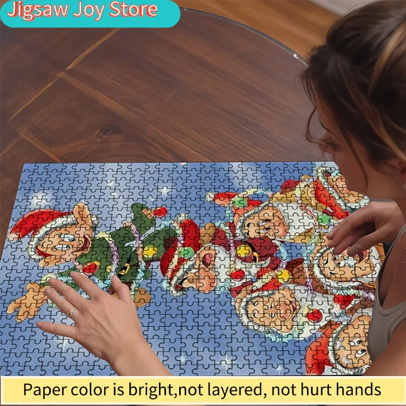 カラフルなクリスマスの小人が描かれた1000ピースのジグソーパズル。家族の楽しみや交流に最適です。 それは鮮やかな腹筋を見せています