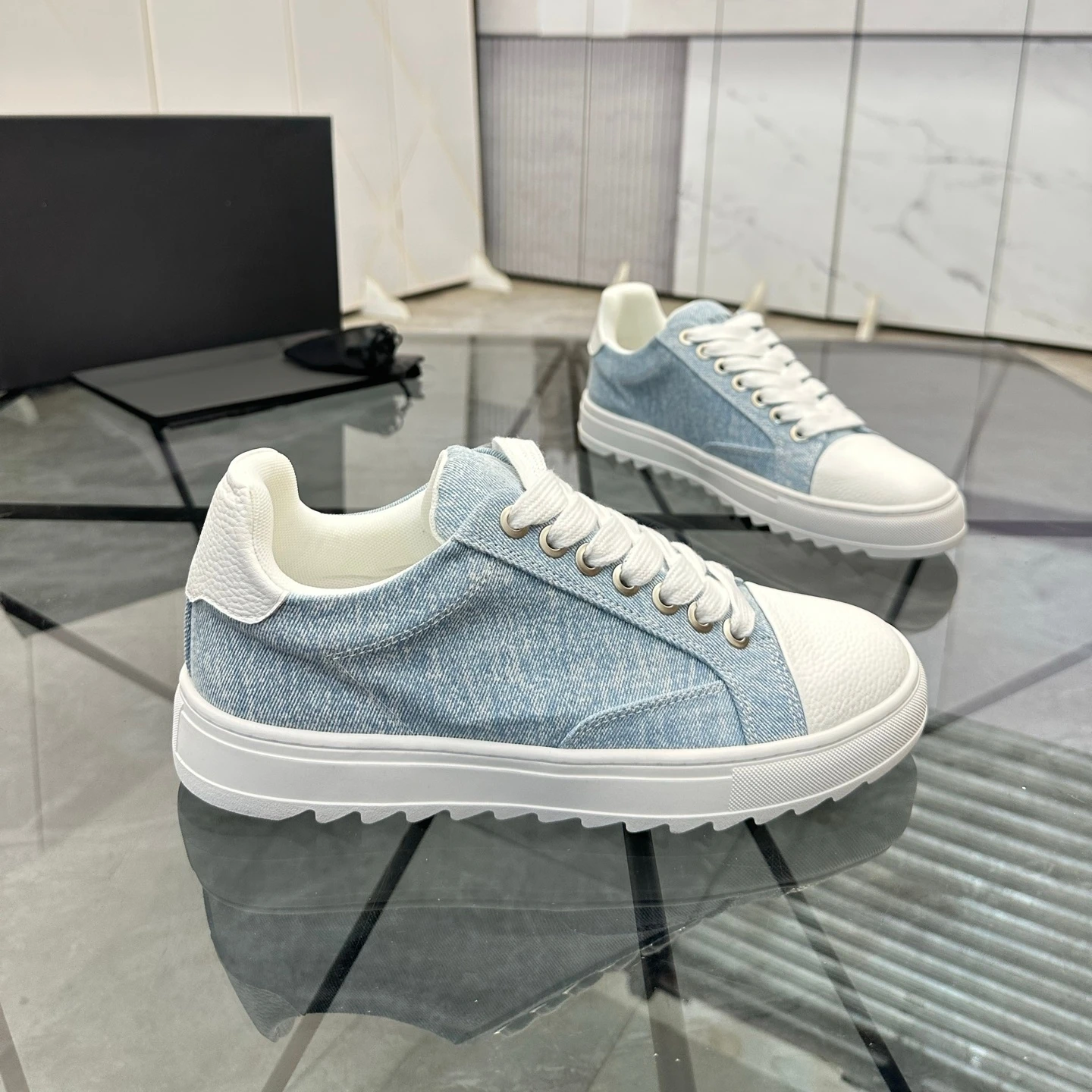 Walking Footwear Mixed Toe Cap Lace‑up Thick Serrated Sole Skate Board Shoes Luxury Unisex Distressed Denim Casual Sneakers