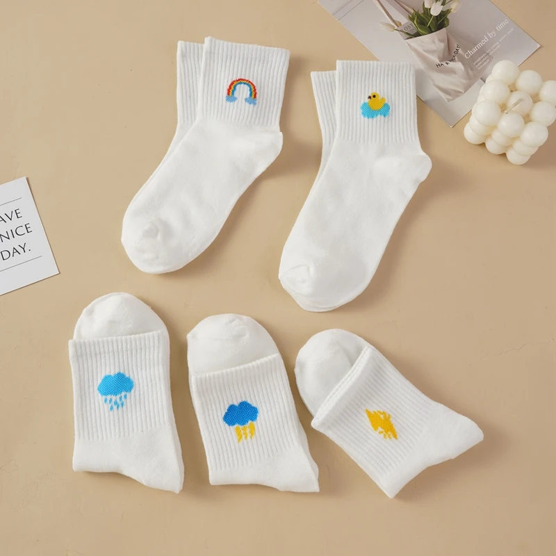 New Style Children Socks Breathable Skin-Friendly Cartoon Cute Embroidery Pattern White Sports Socks for Middle School Students