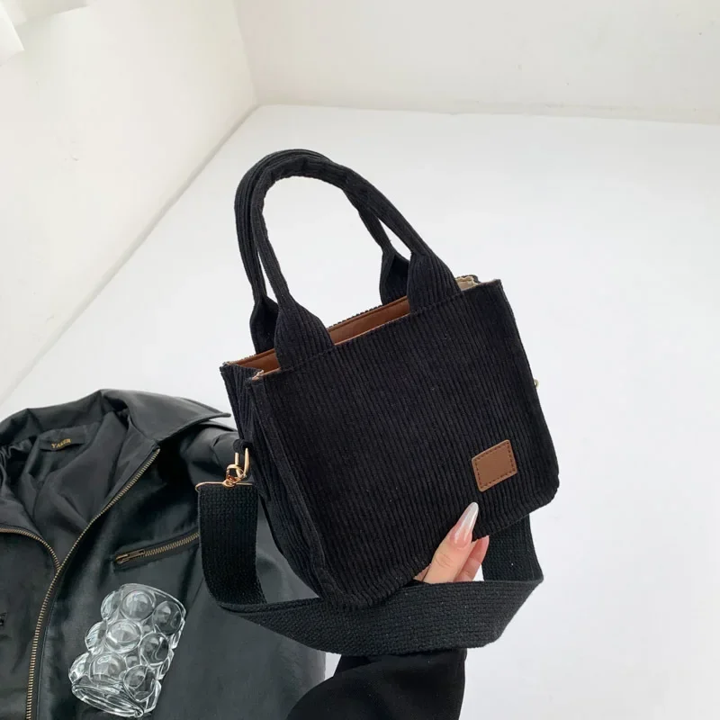 Internet celebrity fashion mini handbag  early spring new versatile ins shoulder crossbody popular tote bag this year