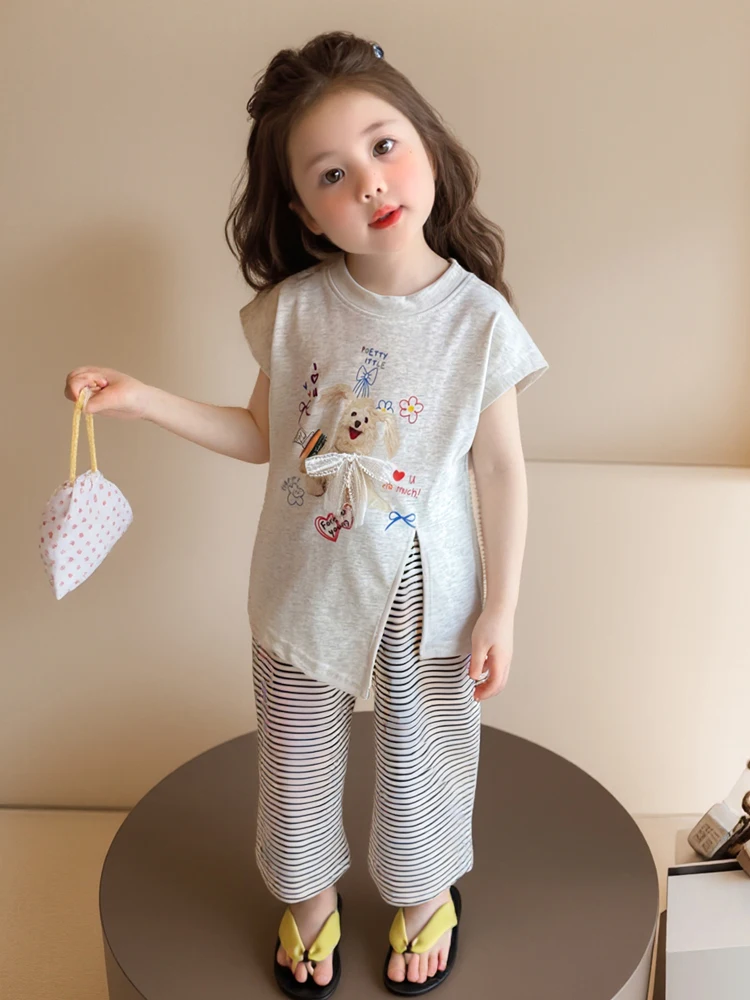

Summer Faionable Casual Striped Pants Set for Little Girls with Dog Bow Tie Two-Piece Cotton Outfit Seven-Quarter Length