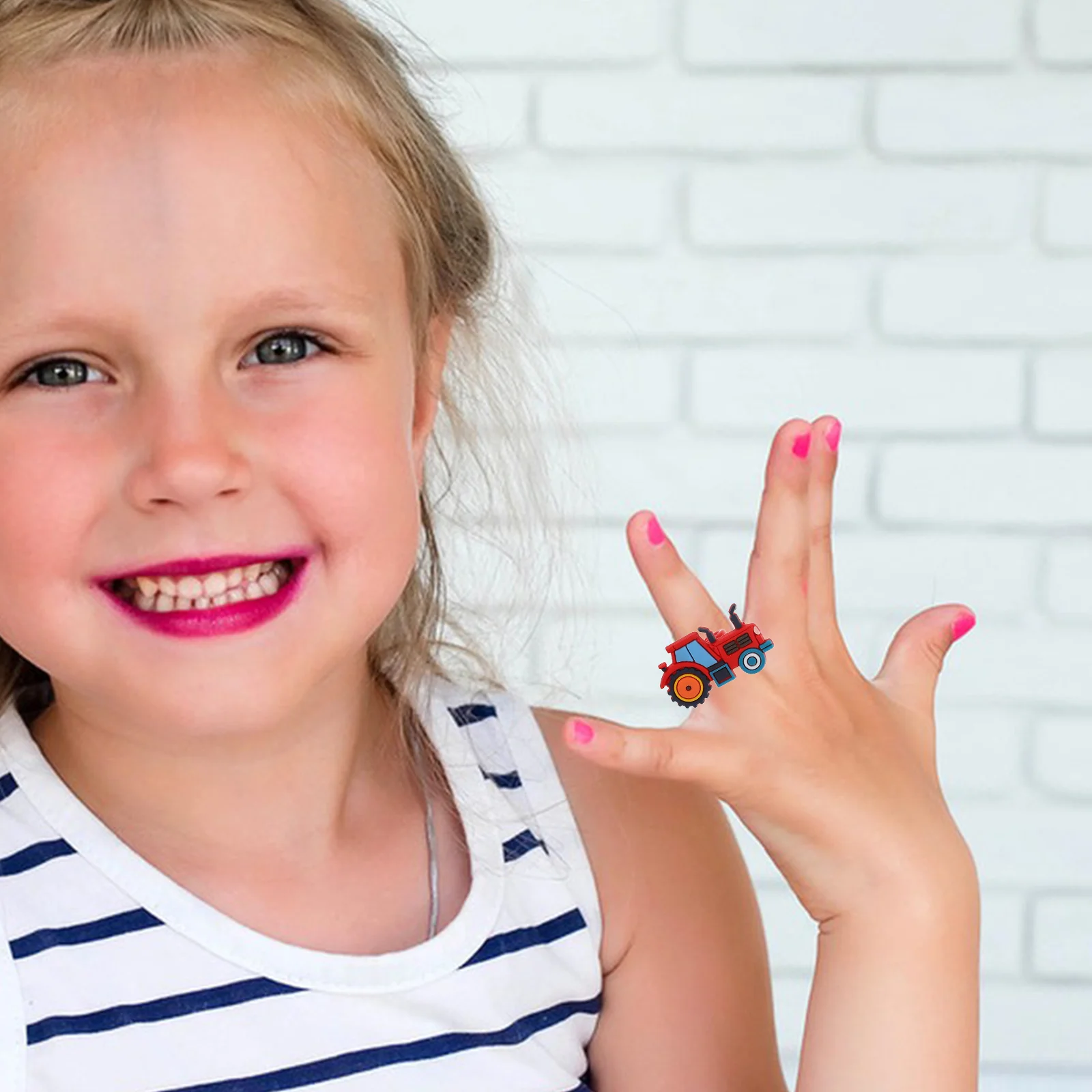 18 Piezas Anillos de Vehículos Agrícolas Juguetes de Camión de Granja Seguros PVC Accesorios para Niños Regalos de Fiesta de Cosecha Cumpleaños Carnaval