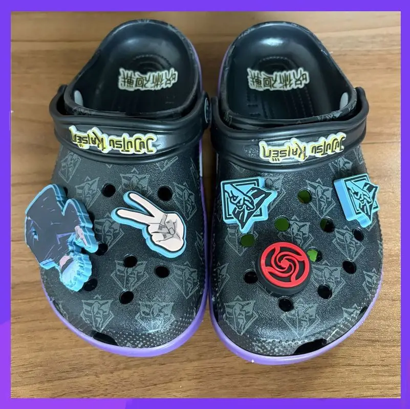 

New Jujutsu Kaisen Anime Parent-Child Outdoor Casual Beach Shoes Hole Slippers Comfortable And Breathable Sandals Gift