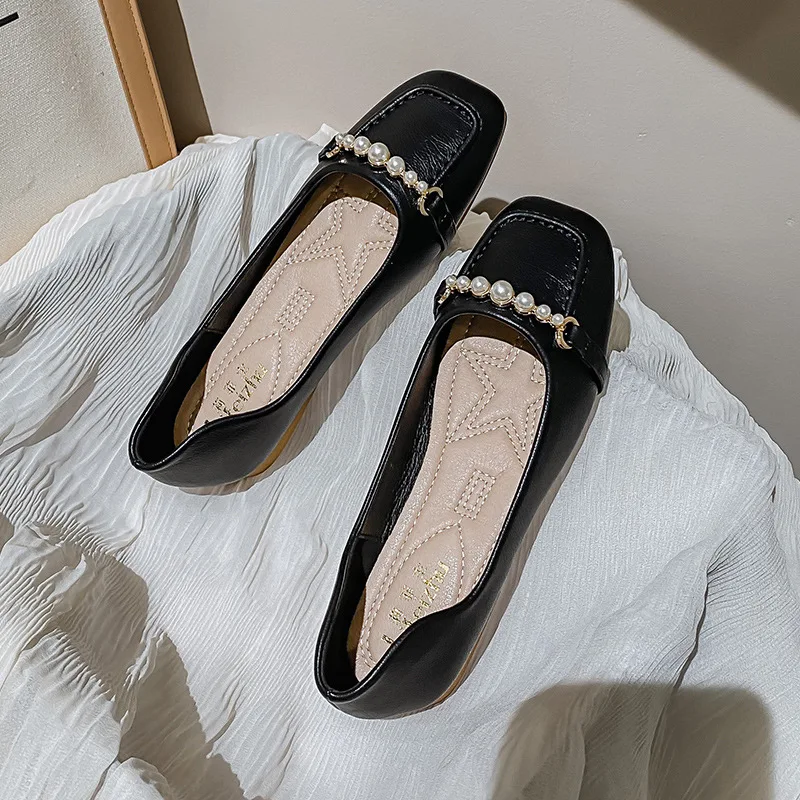 Big Size 35-43 Women Low Heel Shoes Pearl Decoration Flats Office Lady Slip-on Leather Loafers Spring Pumps Girl Wedding Shoes