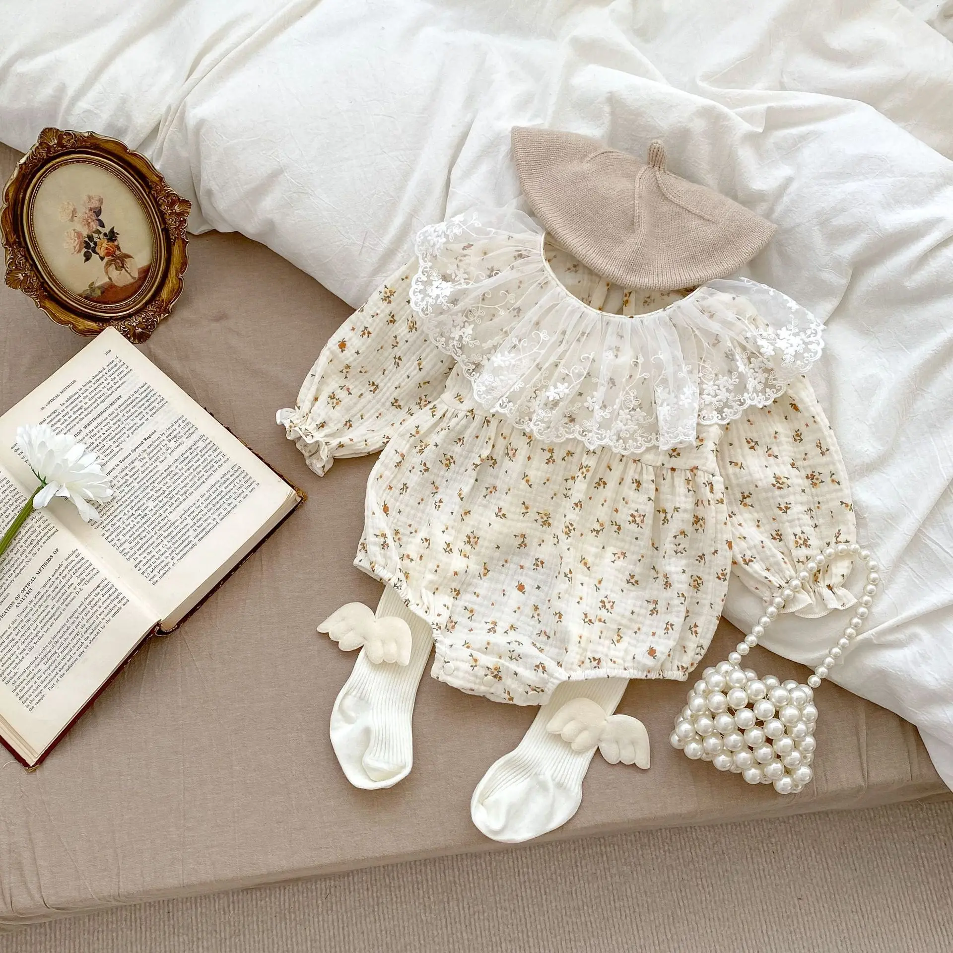 2025 Infant Baby Spring and Autumn Clothes Sweet Floral Long-sleeved Fart Coat Lace Lace Lapel Romper Climbing Suit