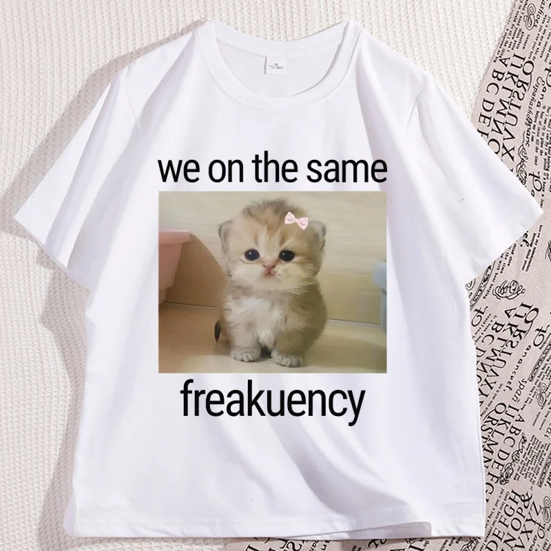 

We on The Same Freakuency Cat Meme T Shirt Brainrot Weird Cotton T-shirt Casual Short Sleeve Round Neck Tshirt Printed Clothes