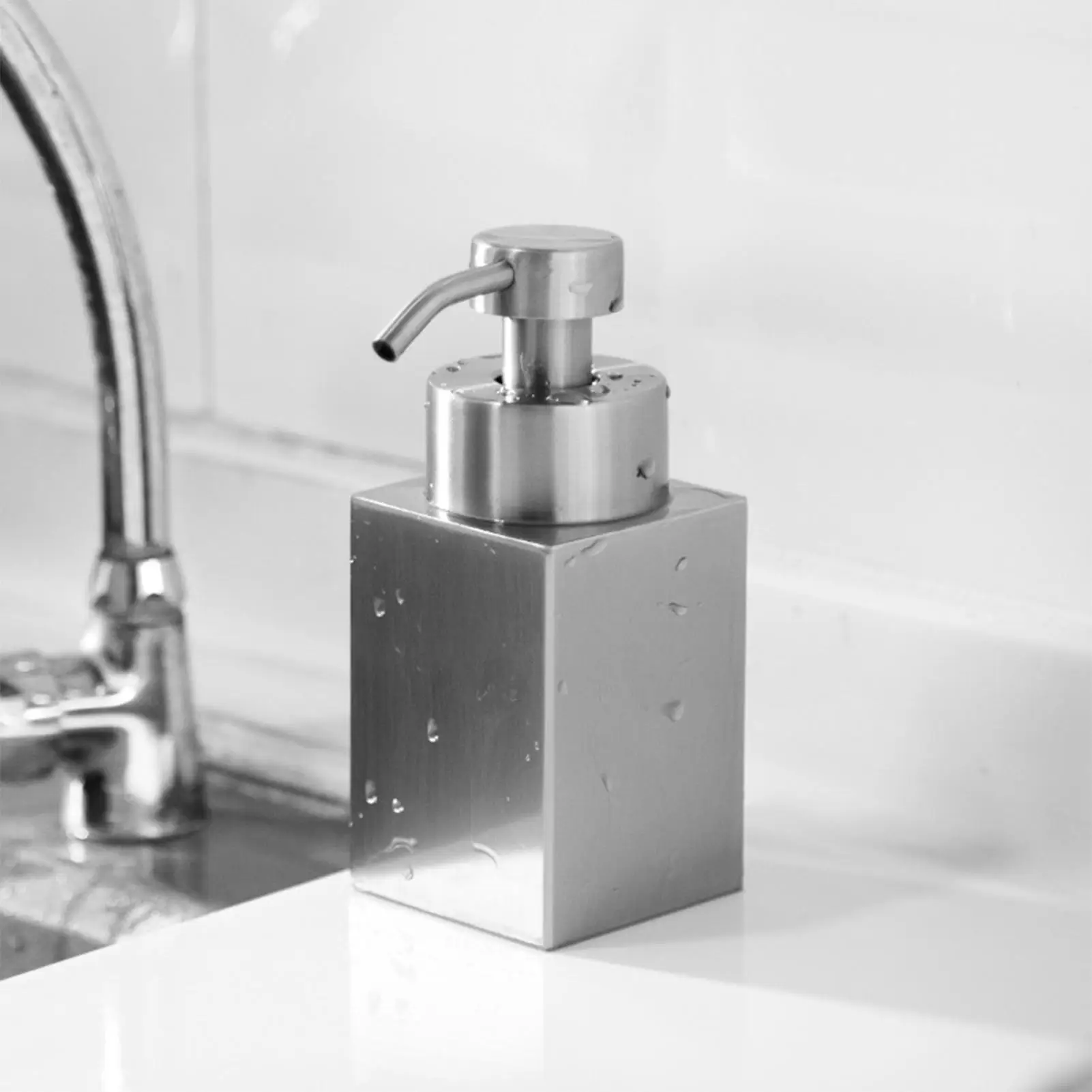 

200ml Liquid soap dispenser bottle gel bottle stainless steel Lotion Pump Hand Soap Kitchen Bathroom Dispenser