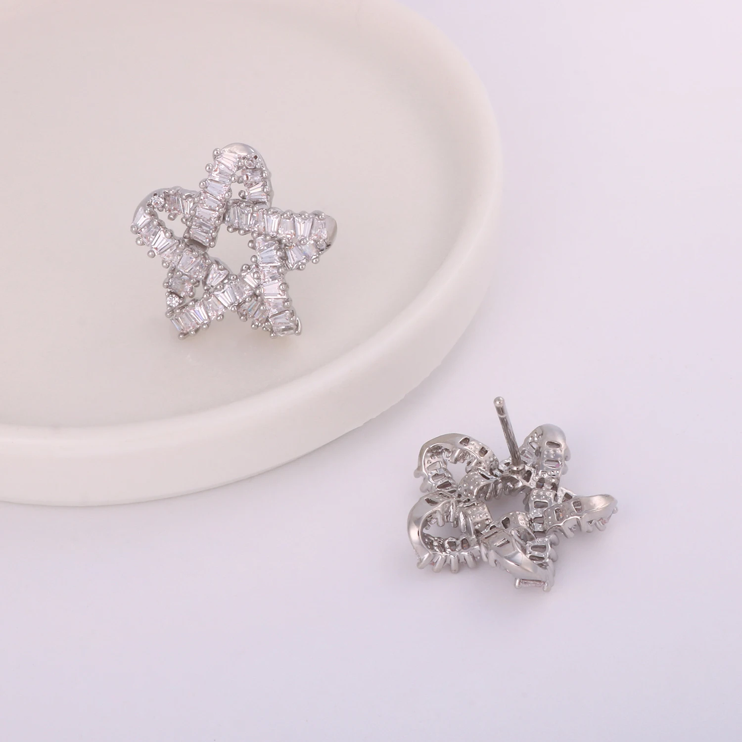 

Luxury Style Micro Paved Zircon Earrings Women Elegant Five-Pointed Star Stud Earrings For Women Jewelry Gift for Her