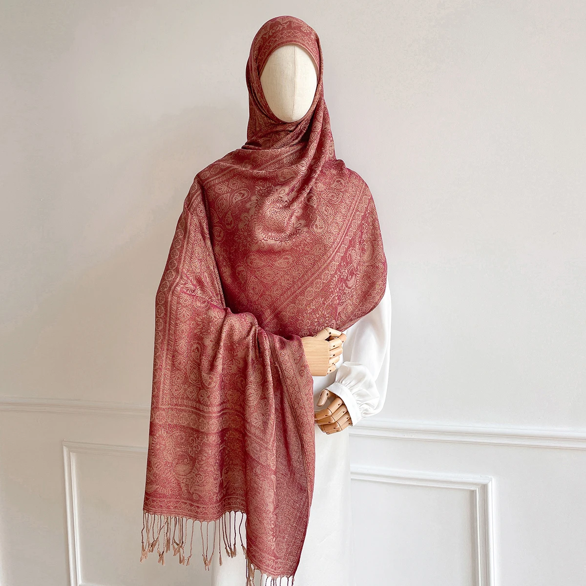 

High-Quality Gold Thread Jacquard Women Hijab Scarf Lady Ramadan Wraps Shawls Muslim Headband Islamic Scarves Winter