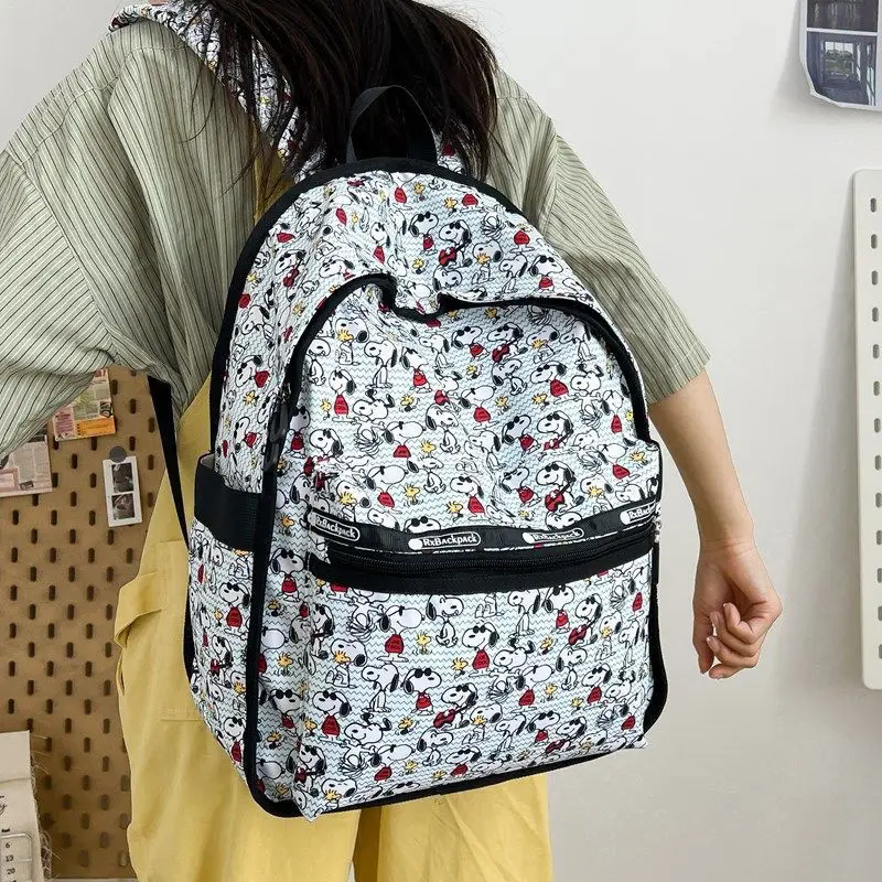 Snoopy Cartoon di bell\'aspetto carino moda nicchia Versatile borsa da scuola stampata Graffiti studente zaino zaino leggero