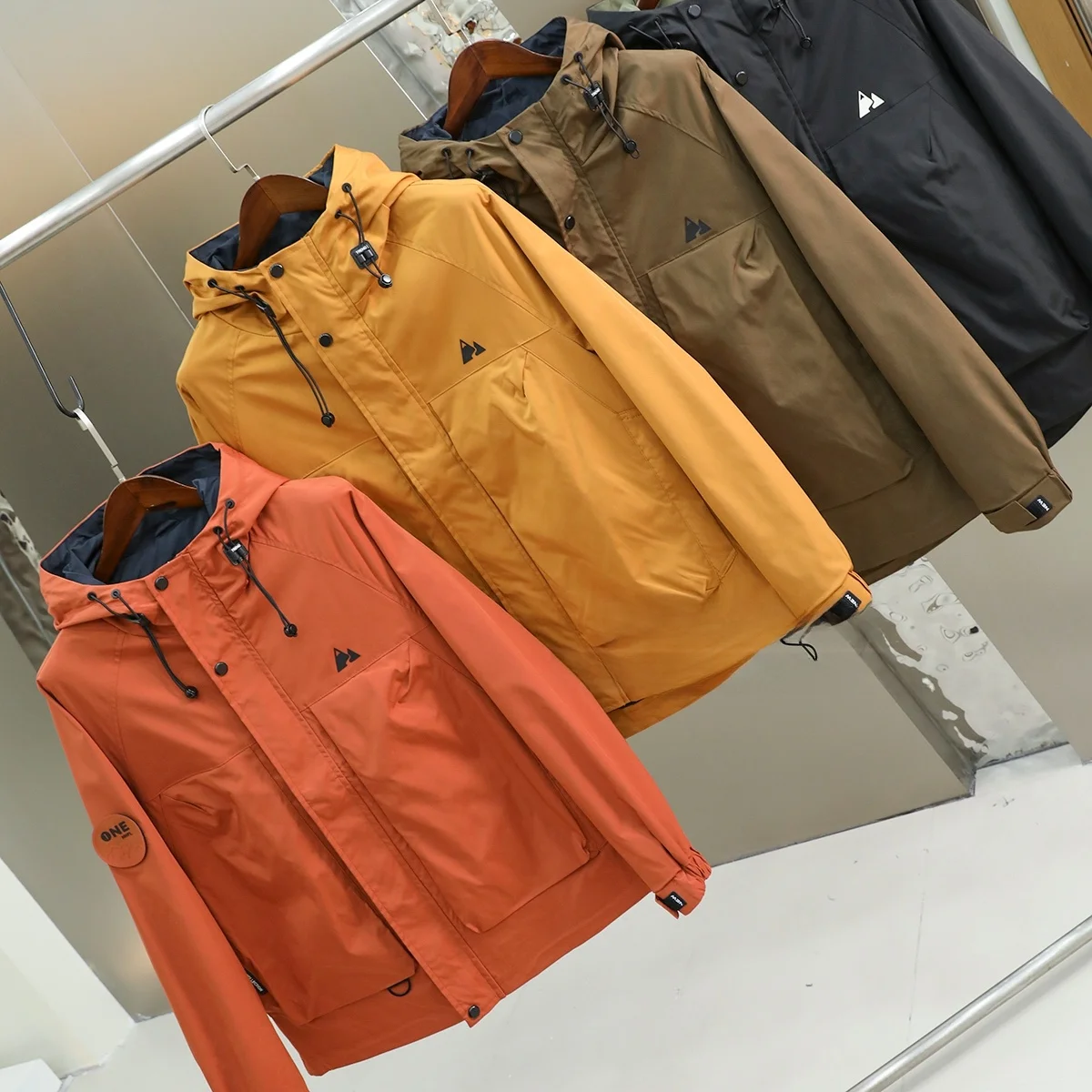 

Уличная функциональная куртка унисекс с флисовой подкладкой и капюшоном, ветрозащитная, износостойкая ткань, 3D крой, для горного туризма, весна-осень