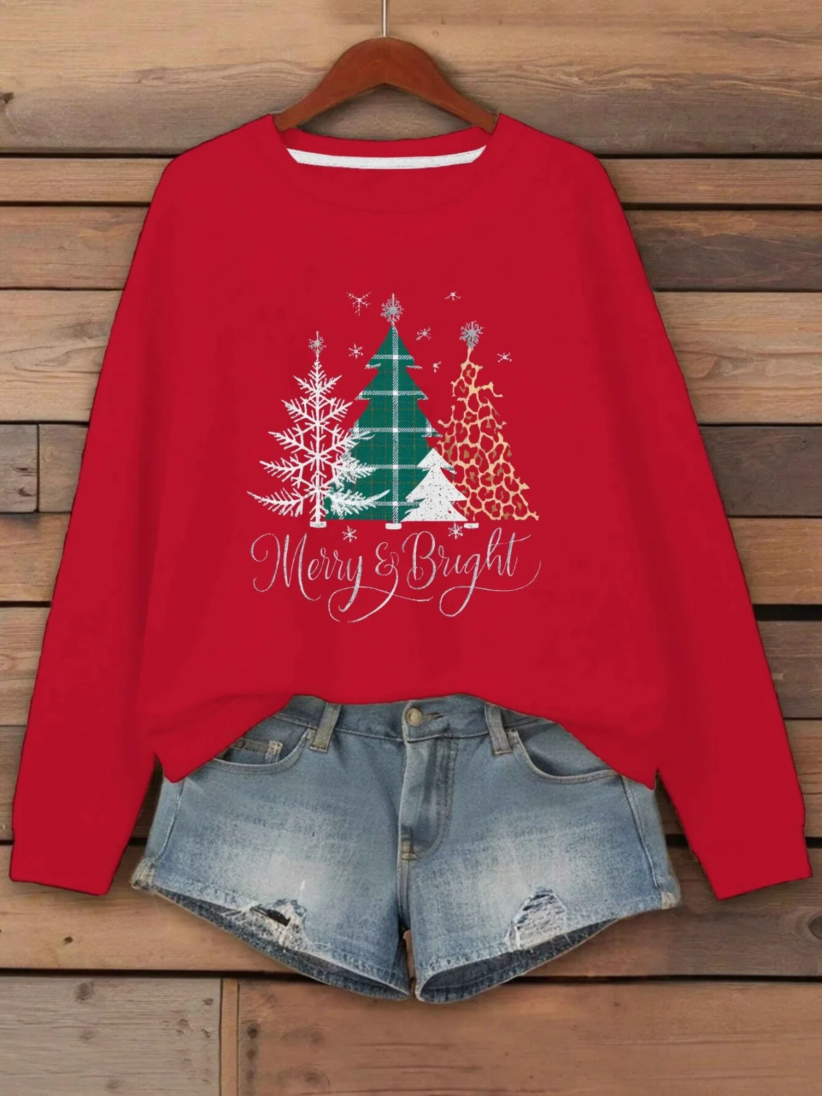 เสื้อฮู้ดพิมพ์ลายต้นคริสต์มาสและเกล็ดหิมะแฟชั่นลำลองสำหรับผู้หญิง คอกลมสวมใส่สบาย เหมาะสำหรับเป็นของขวัญวันหยุด