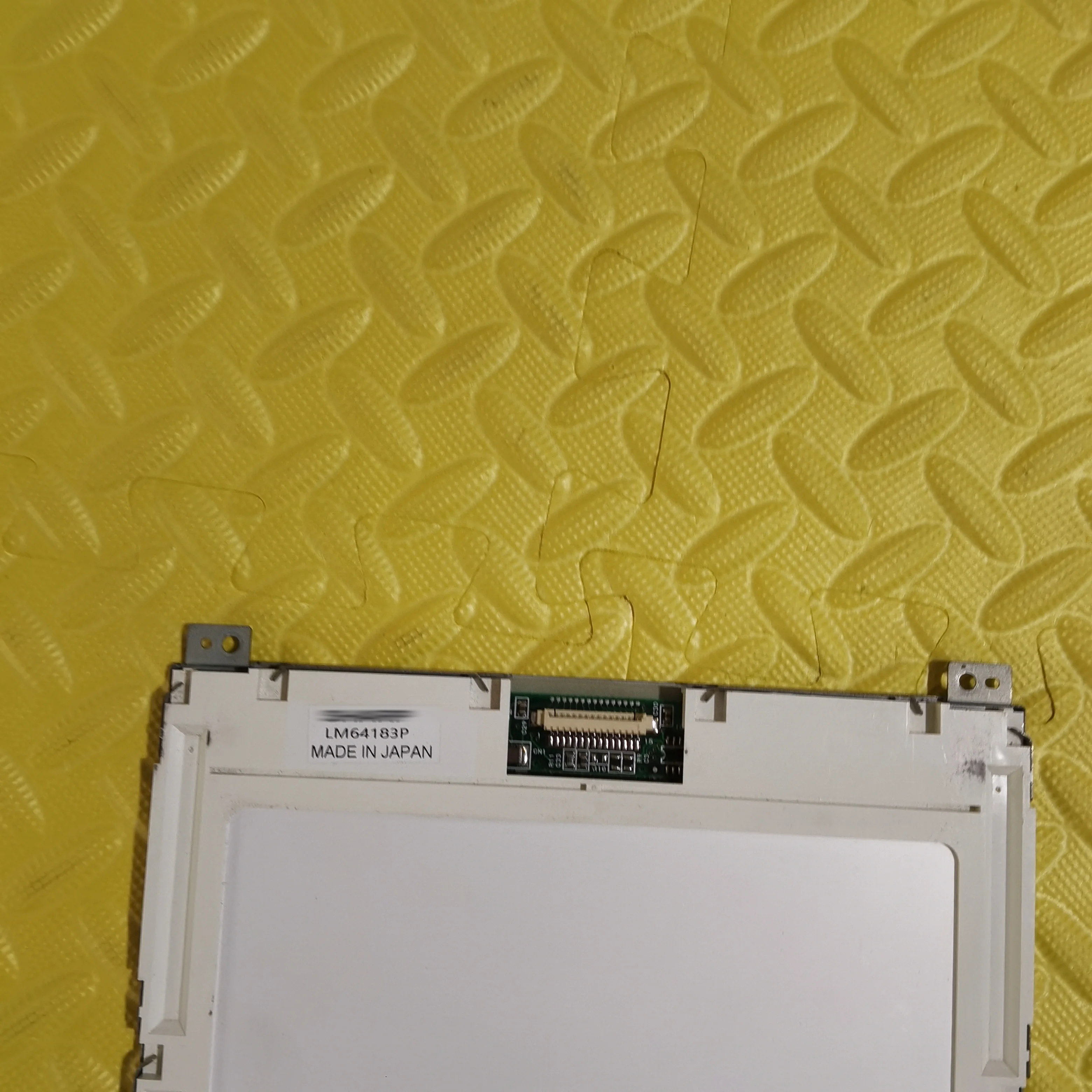 Tela LCD LM64183P