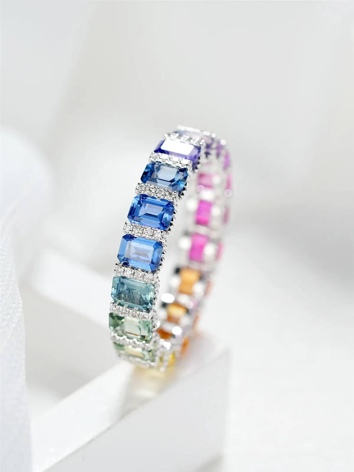 

925 Silver Plated 14K Gold Colorful Emerald Lab-Grown Blue Sapphire Full Circle Diamond Ring Rainbow Diamond Engagement Ring Val