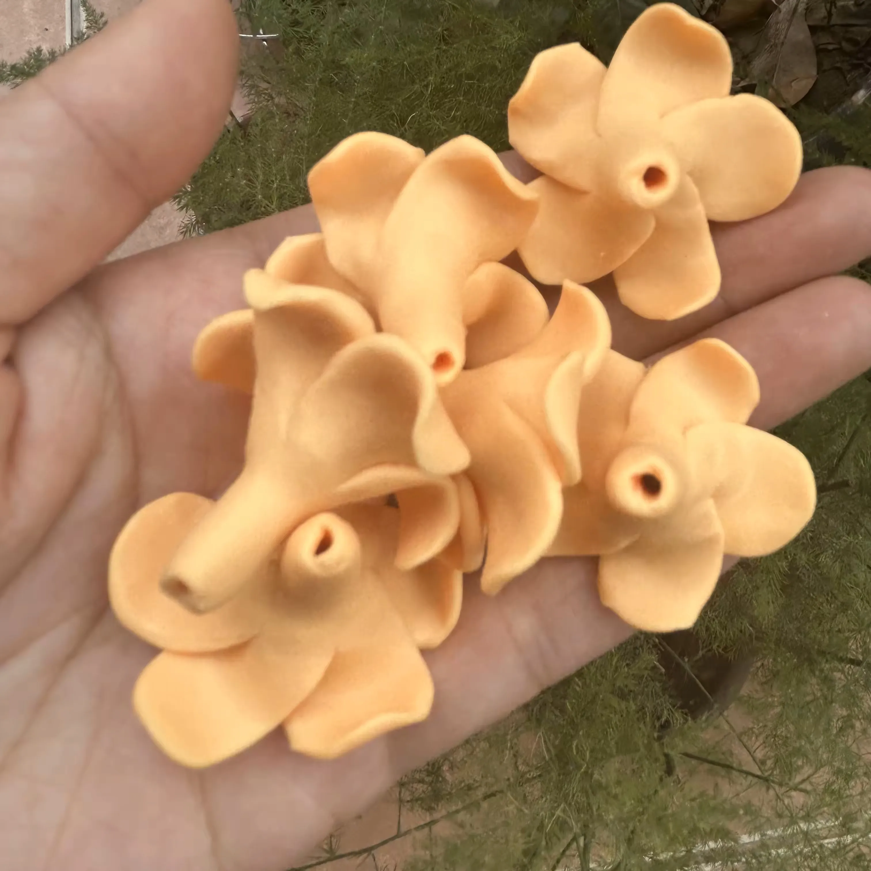 100pcs Mixed Color Hawaiian Cream Orange Pua Kenikeni Clay Flower 2.2cm Cream Beige Making Garland Lei DIY Craft Handcraft Hula