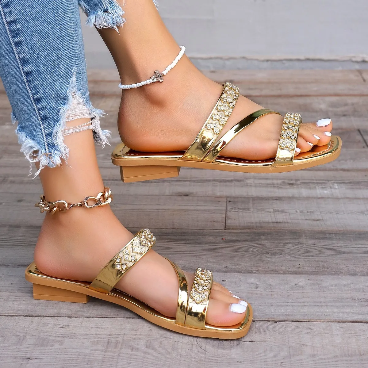 Goldene Mode Hausschuhe Frauen Schuhe Sommer weiche Sohlen Freizeit schuhe für Frauen Open Toe Square Heel Damen Sandalen Hausschuhe 36-43