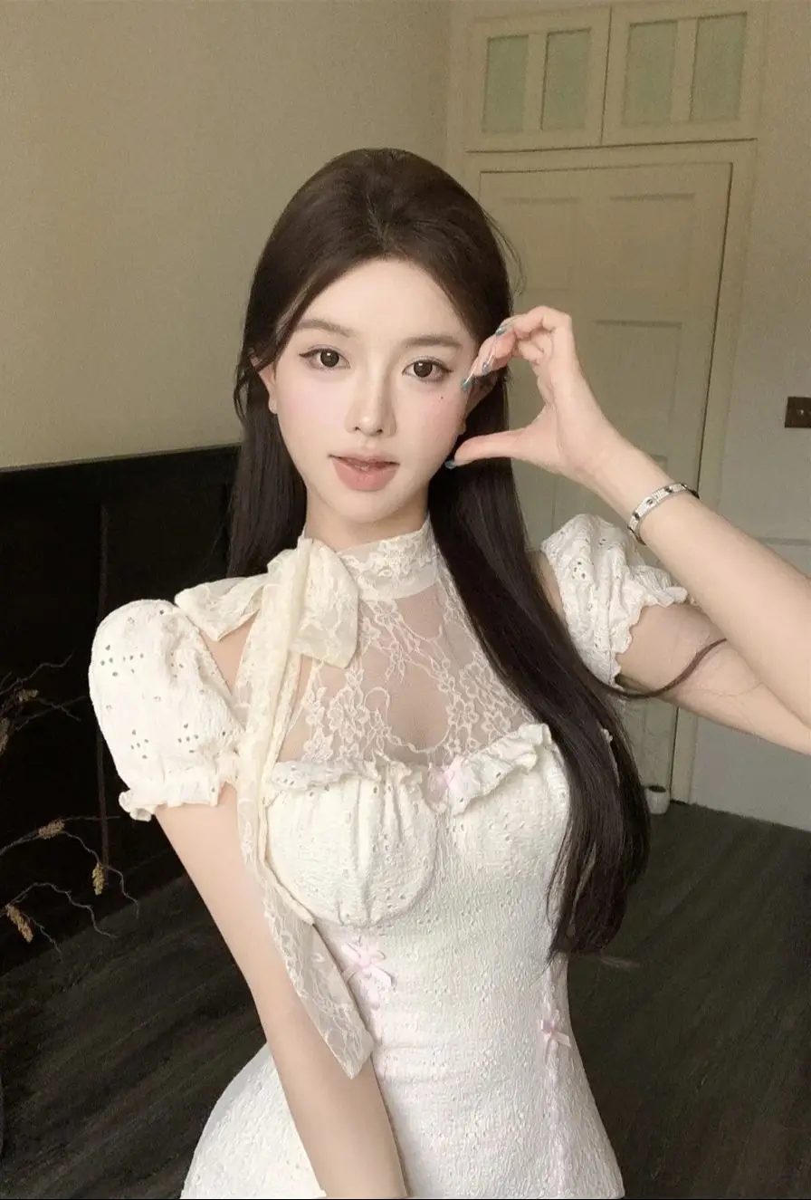 

2025 Elegant Woman Beige Lace Short Dress Sweet Bow Decoration High Neck Design Short Sleeved Mini Dresses Sexy White clothing