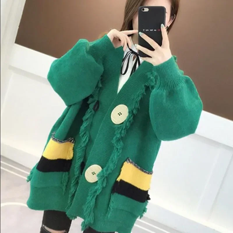 DAYIFUN Fashion V-Neck Button Pockets Tassel Knitted Cardigans Female 2023 Winter New Oversized Sweaters Loose Lady Jumpers Tops