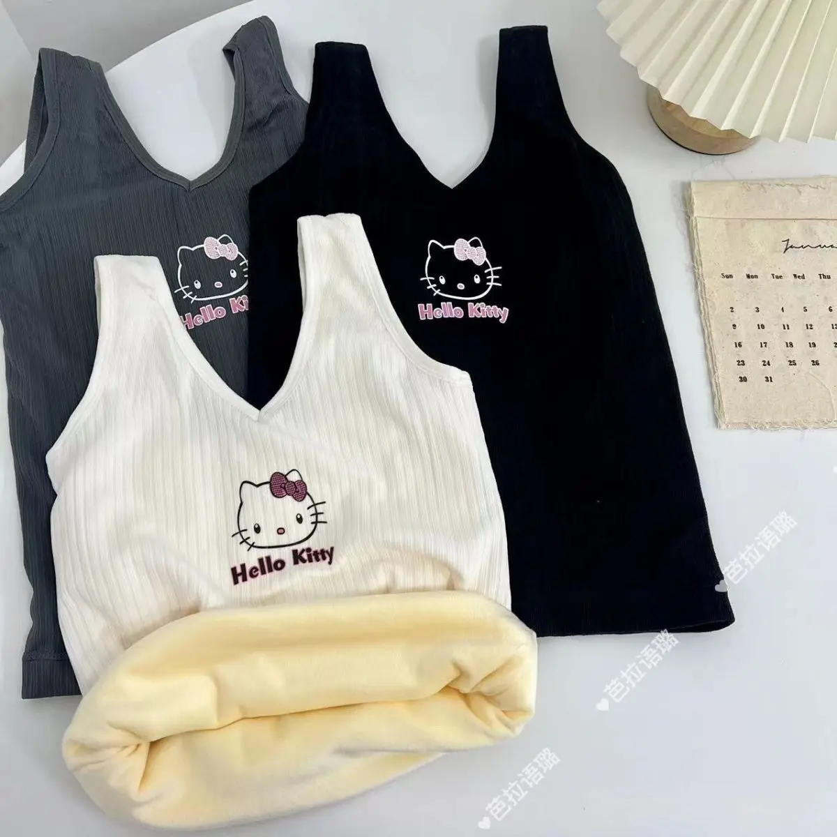 

Новое женское термобелье Hello Kitty, жилет на подтяжках, бархатный Sanrio, милая утолщенная теплая базовая рубашка для девочек, топы для девочек
