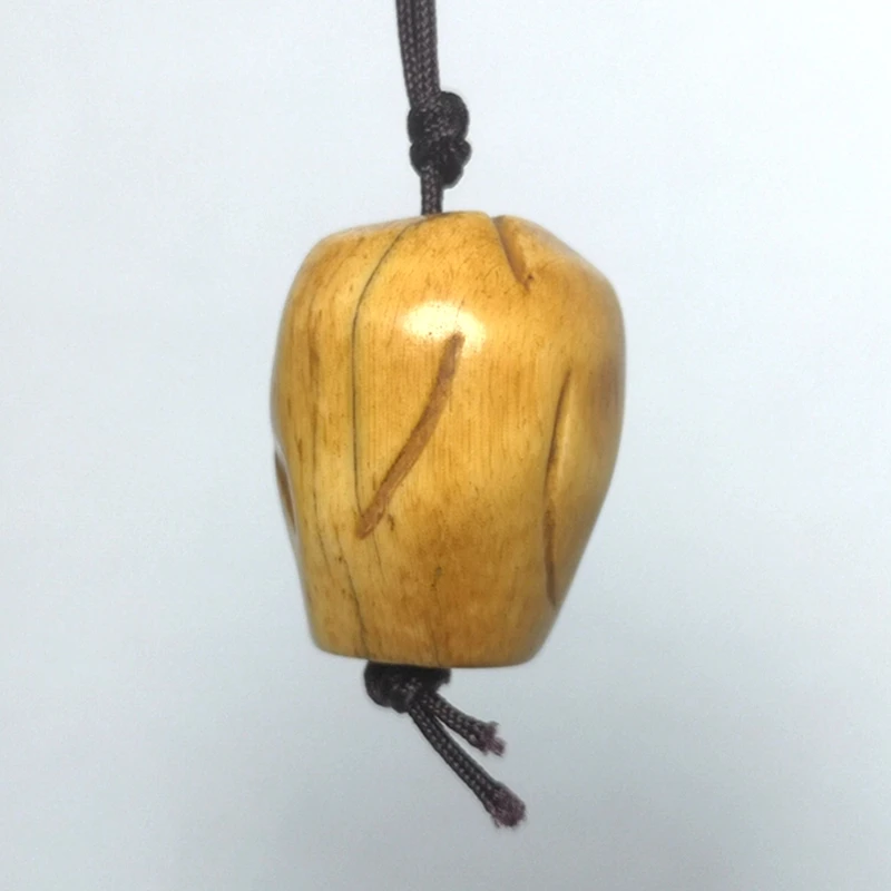 YIZHU CULTUER ART Size 2 × 1.8 cm Chinese Tibet Hand-carved Skull Netsuke Pendant Gift Collection