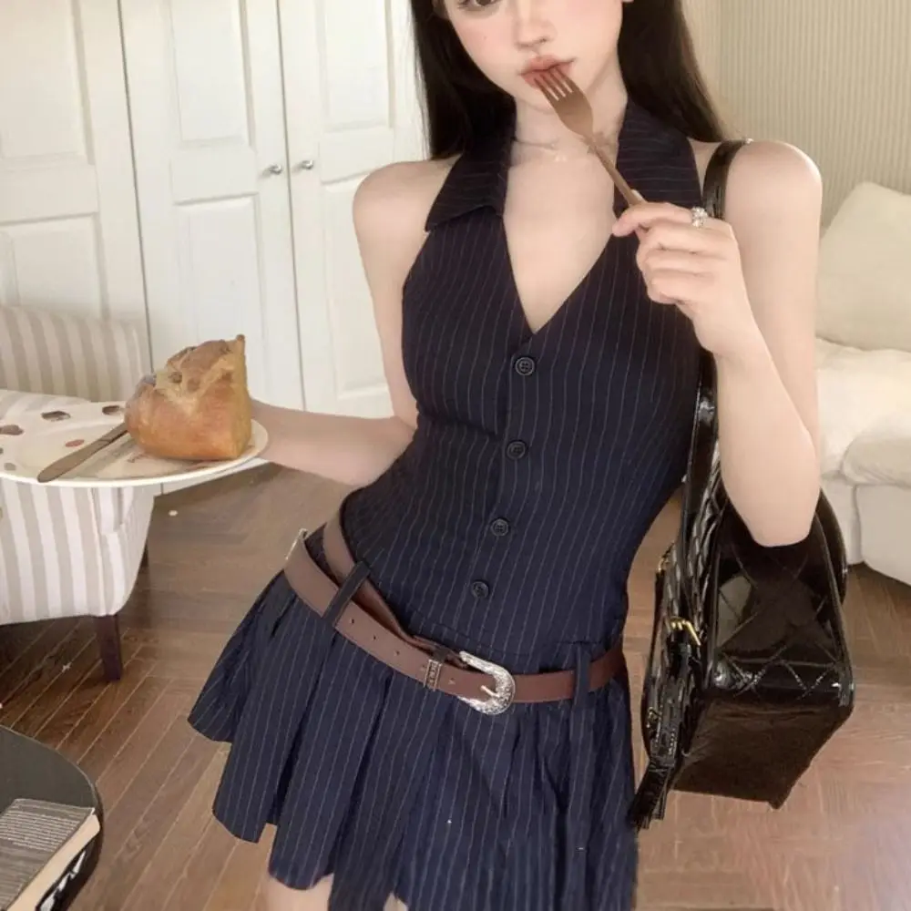 Doce fino ajuste profundo v camisa vestido plissado sem mangas feminino saia curta listrado picante estilo menina halter camisola vestido meninas presente