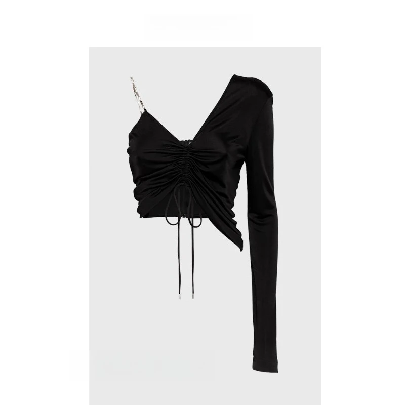 

Black off-shoulder top, short asymmetrical design, new temperament, Spice girl style trend