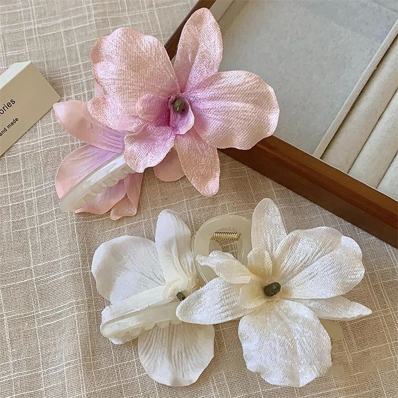 Creative Simulated Flower Hair Claw Women Fashion Retro Headwear Flower Exaggerated Hairpin Shark Clips Hair Accessories