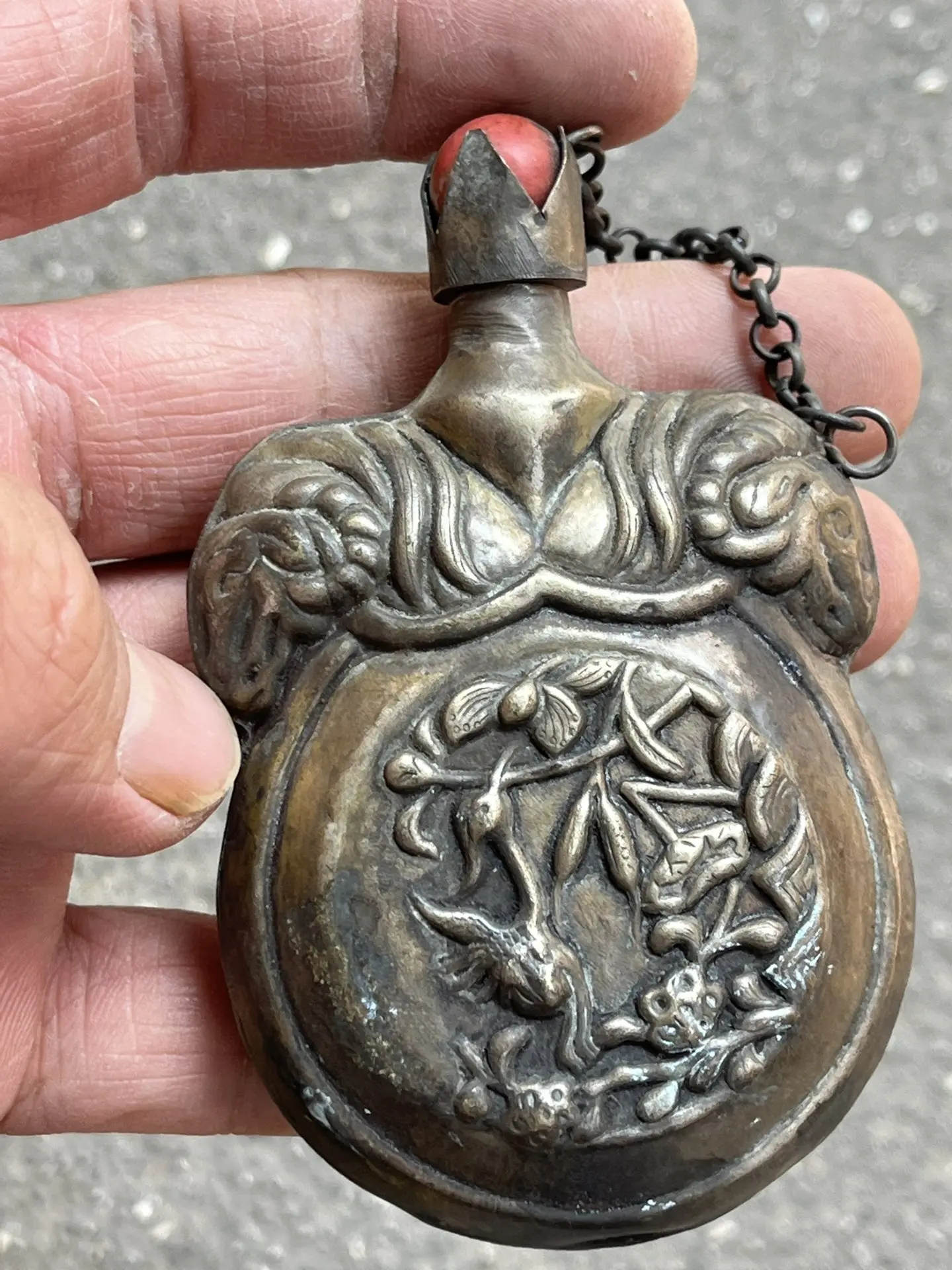 Antique Miao Silver Made Old Crane Dancing Decoration Snuff Bottle