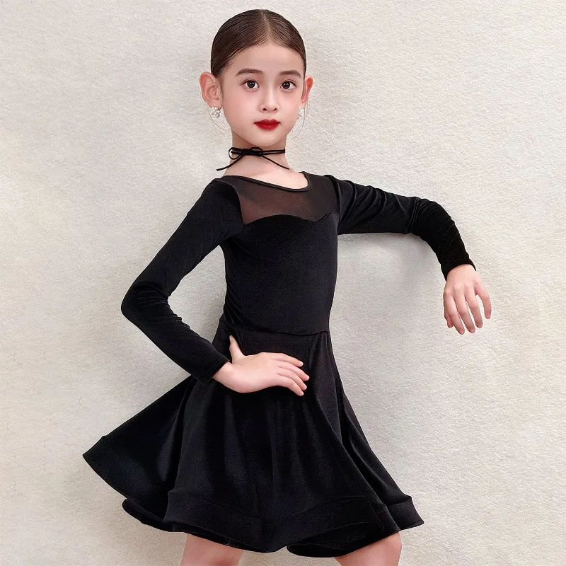 شتاء جديد ممارسة الرقص اللاتينية ملابس الأطفال فستان المرأة المخملية الراقية الأداء فستان محكم من عند الصدر ويتدلى بشكل واسع